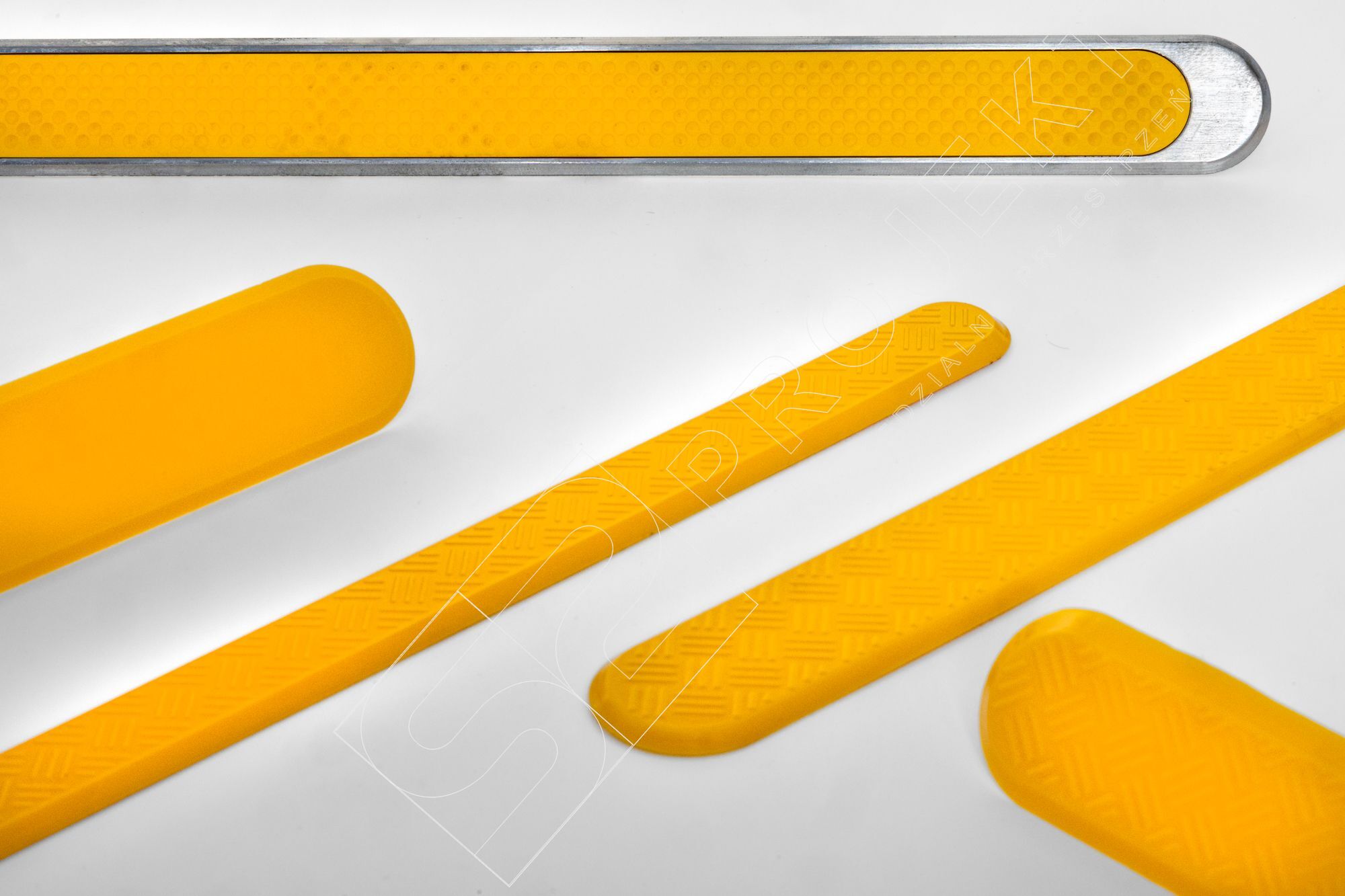 S2LT3-Listwa z tworzywa sztucznego do klejenia z powierzchnią antypoślizgową - obrazek 5