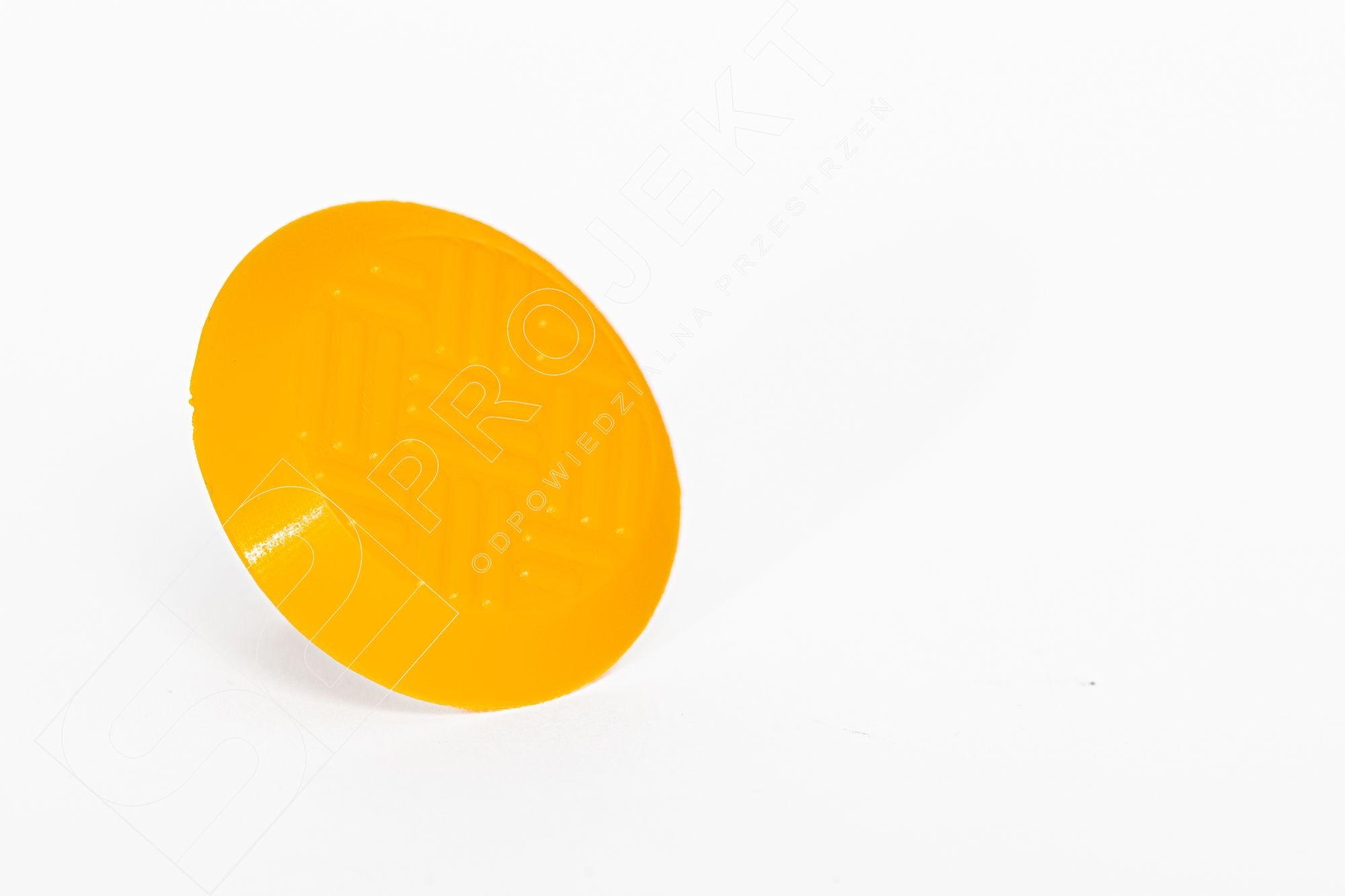 S2PT4-Pinezka tworzywo przeznaczona do klejenia z powierzchnią antypoślizgową